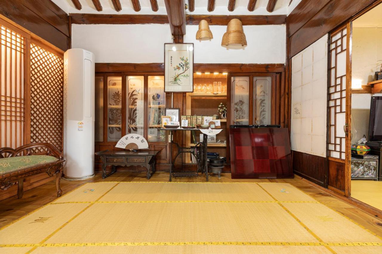 Dongmyo Hanok Sihwadang - Private Korean Style House In The Center With A Beautiful Garden Wisma tamu