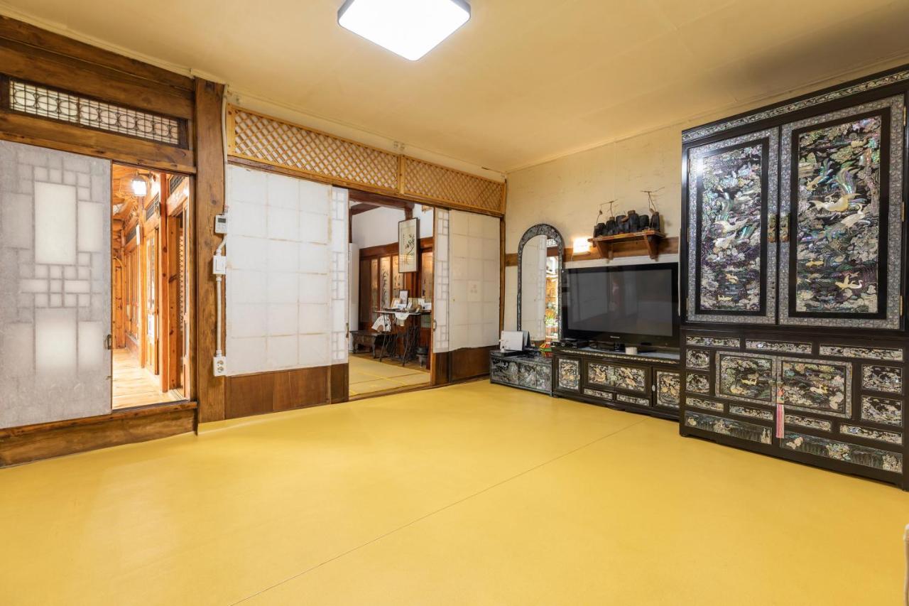 Dongmyo Hanok Sihwadang - Private Korean Style House In The Center With A Beautiful Garden * Seoul
